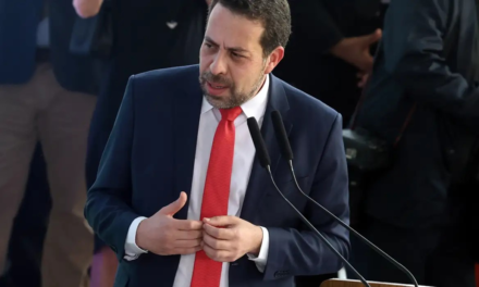 “Cabeça do crime organizado não está no barraco da favela”, diz Boulos