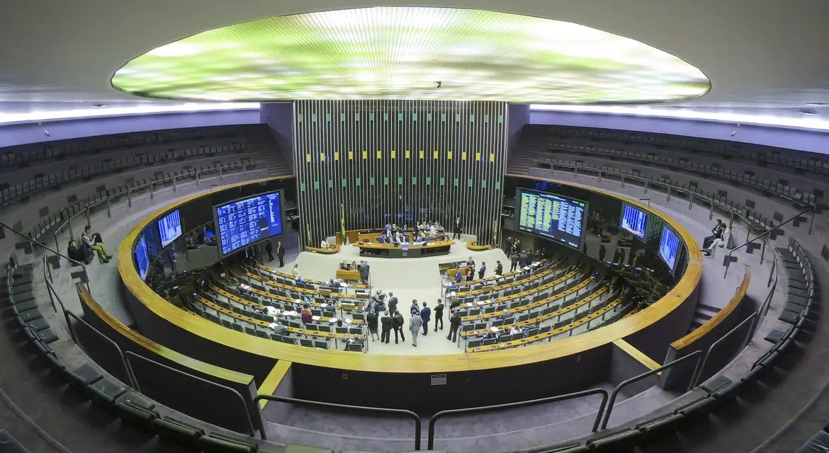 Câmara aprova colaboração entre órgãos para fiscalização de crimes