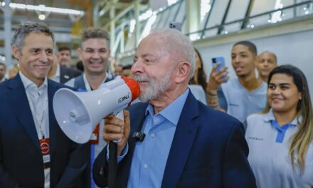 Lula assina medida que altera regras para vales-alimentação e refeição