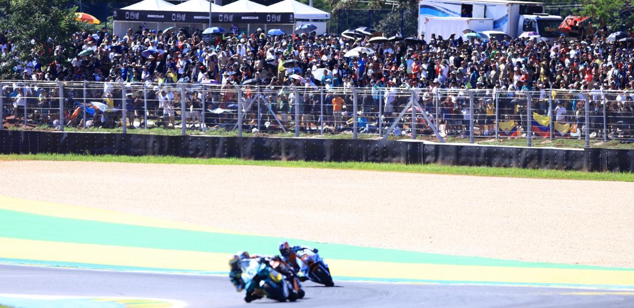 MotoGP a Goiânia atrai mais de 148 mil visitantes ao Autódromo durante os três dias de evento MotoGP a Goiânia atrai mais de 148 mil visitantes ao Autódromo durante os três dias de evento