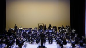 Banda Sinfônica faz concerto gratuito com convidados no Teatro Basileu França