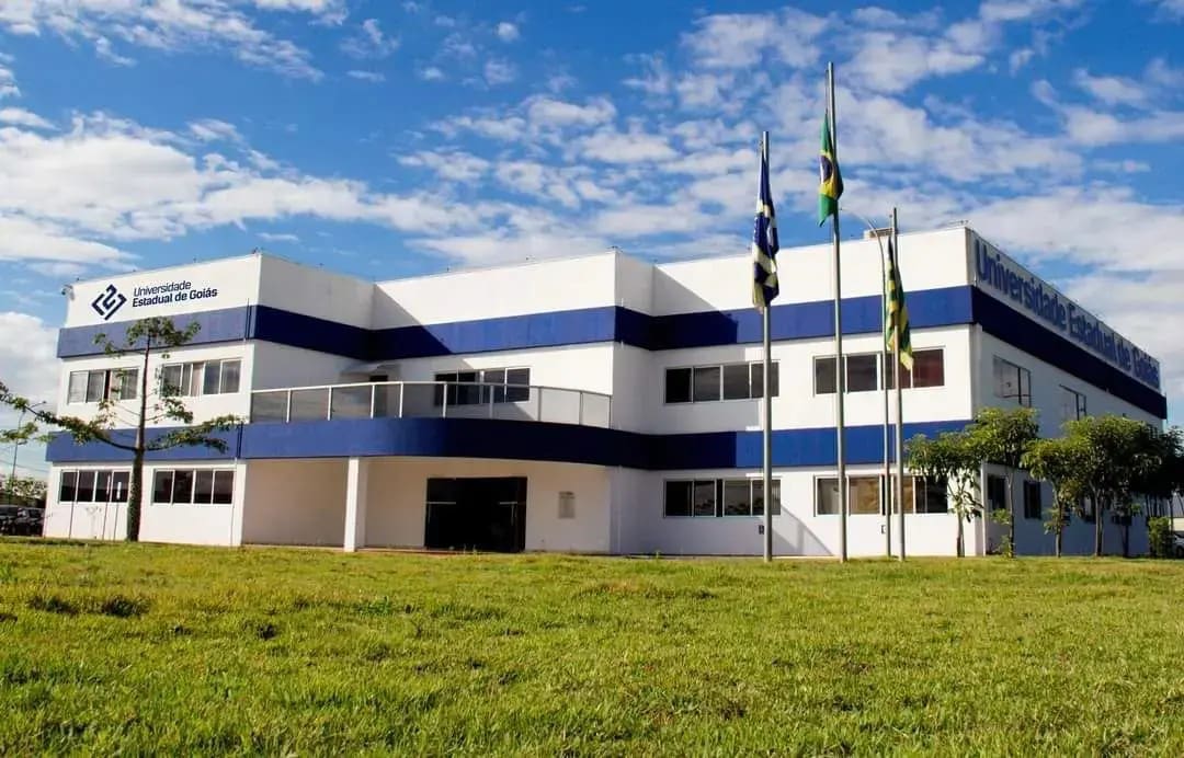 UEG oferece vagas para reingresso, transferência e portadores de diploma