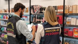 Dia dos Namorados: Procon encontra variação de até 260% no preço de um mesmo produto Dia dos Namorados: Procon encontra variação de até 260% no preço de um mesmo produto