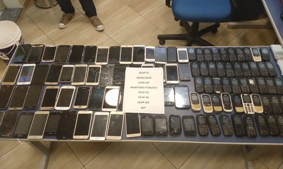 Governo publica banco para reunir dados de celulares roubados Governo publica banco para reunir dados de celulares roubados