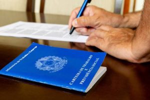 Desemprego cai para 5,4% no trimestre encerrado em junho, no menor nível para o período da série histórica