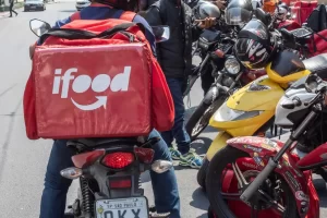 Justiça impede INSS de recusar benefícios a entregadores do iFood por falta de carteira assinada