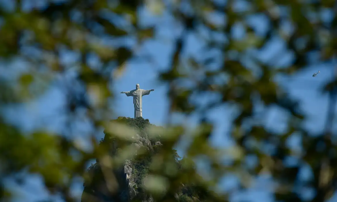 Cristo Redentor se prepara para compensar impacto ambiental do turismo Cristo Redentor se prepara para compensar impacto ambiental do turismo